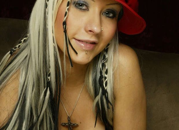 Christina Aguilera NSFW (3 photos)