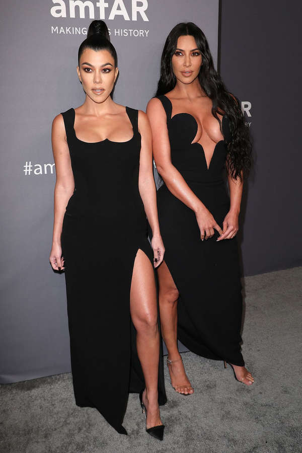 Kim Kardashian Kourtney Kardashian NSFW