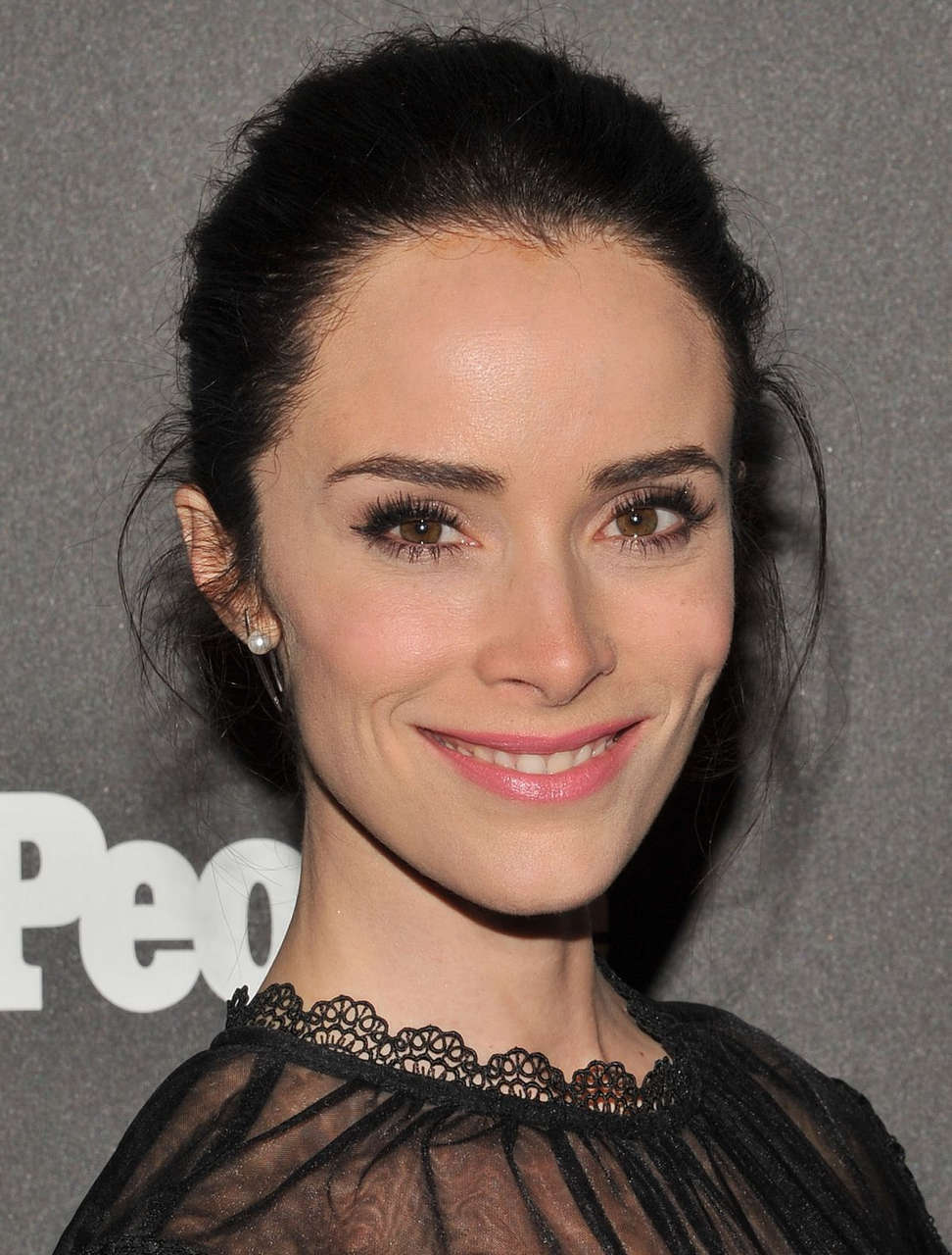 Abigail Spencer Ew People Upfronts Party New York