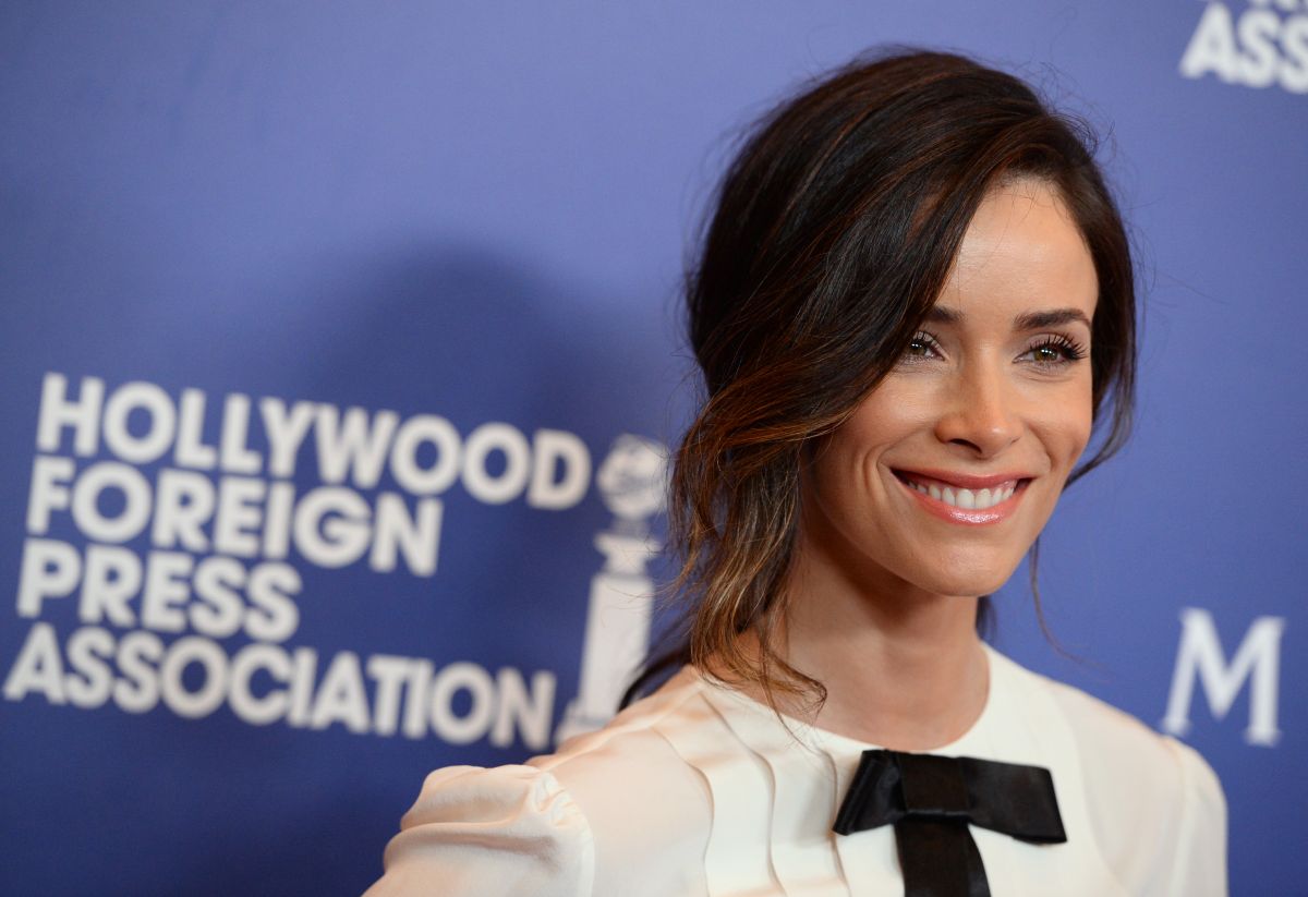 Abigail Spencer Hollywood Foreign Press Associations Grants Banquet Beverly Hills