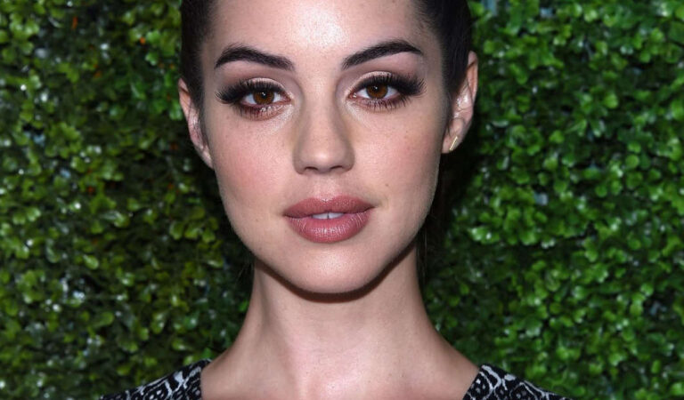 Adelaide Kane 4th Annual Cbs Television Studios Summer Soiree West Hollywood (2 photos)