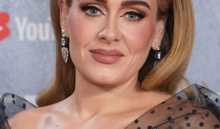Adele Brit Awards 2022 London (7 photos)