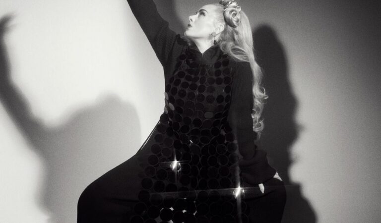 Adele For Face Magazine November (14 photos)