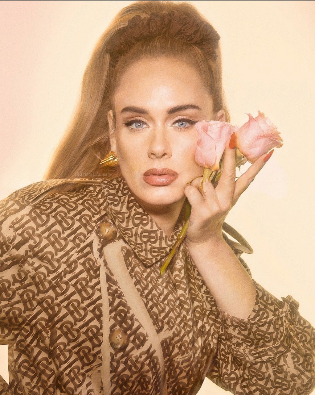 Adele Hot