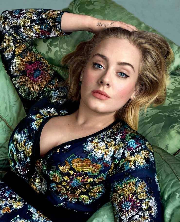 Adele Hot