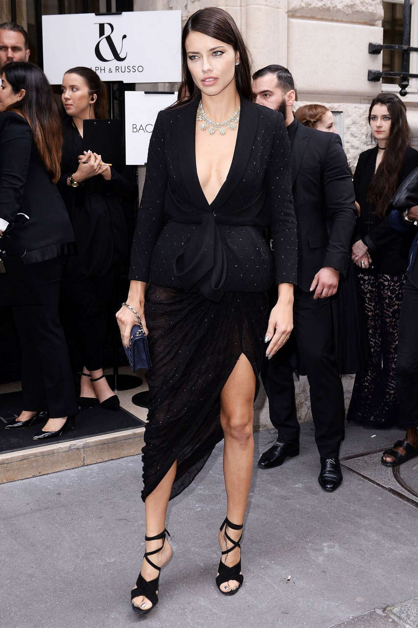 Adriana Lima Arrives Ralph Russo Fashion Show Paris