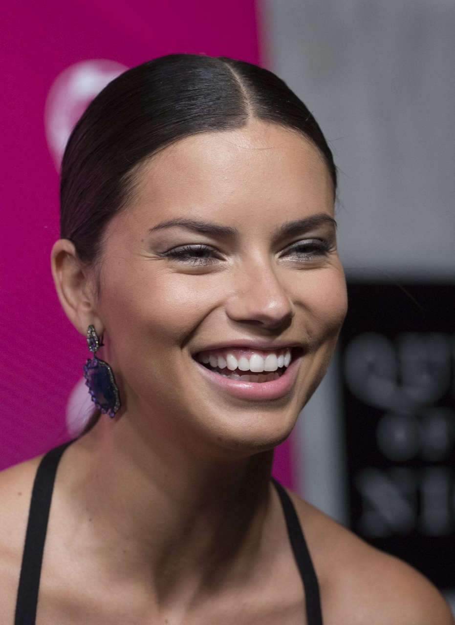 Adriana Lima Us Weekly Most Stylish New Yorkers 2014 New York