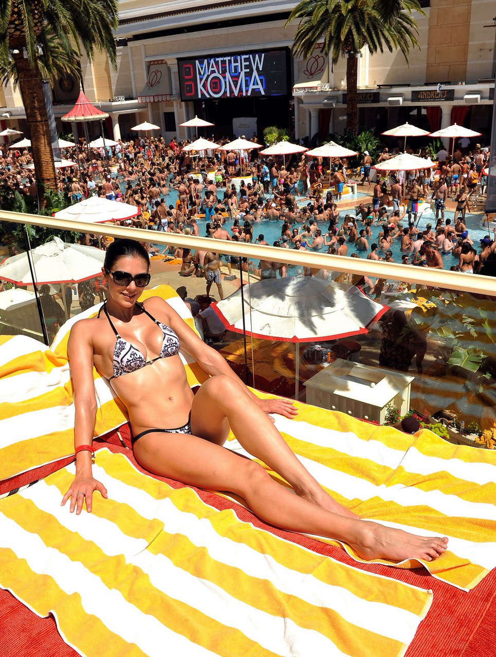 Adrianne Curry Bikini Encore Beach Club Las Vegas