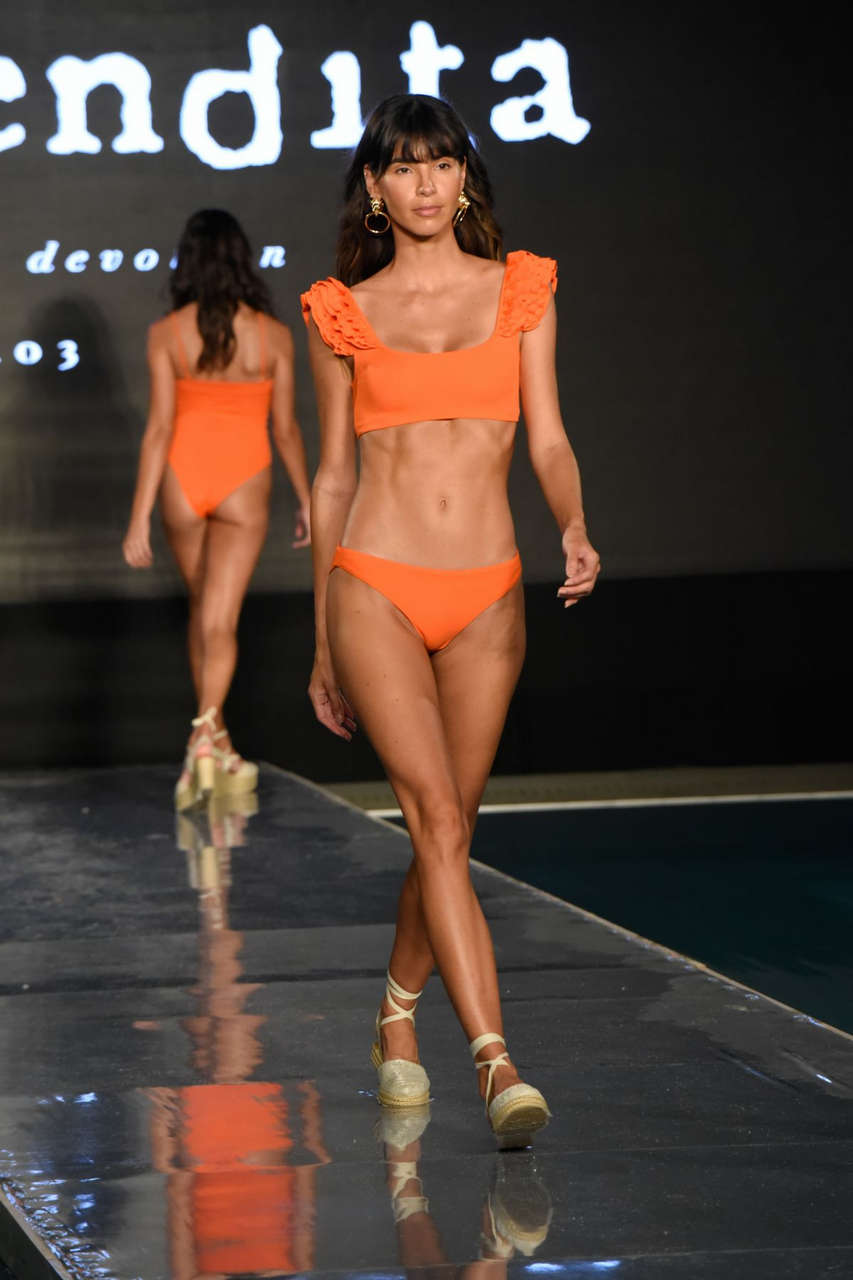 Agua Bendita Fashion Show Paraiso Miami Beach