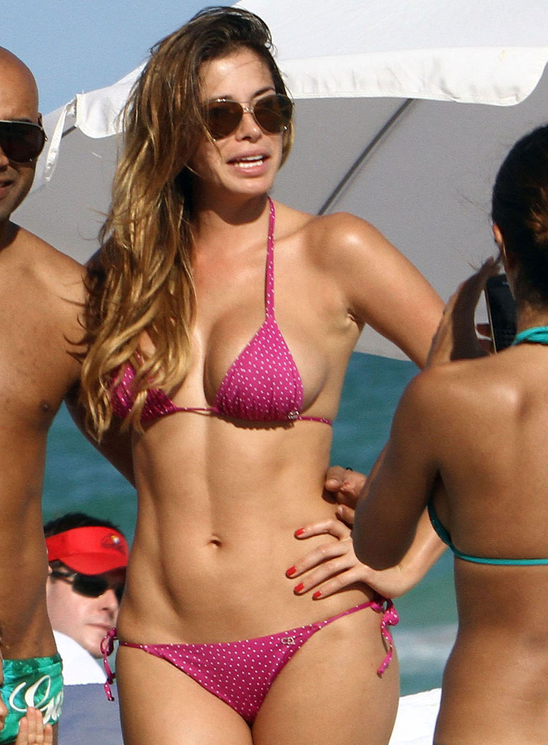 Aida Yespica Pink Bikini Beach Miami