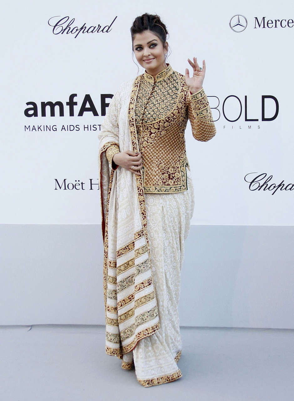Aishwarya Rai Amfar Cinema Against Aids Benefit Cannes Film Festival