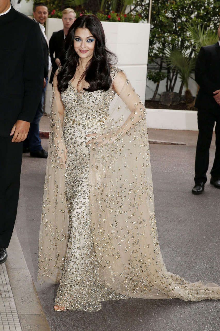 Aishwarya Rai Leaves Martinez Hotel Cannes