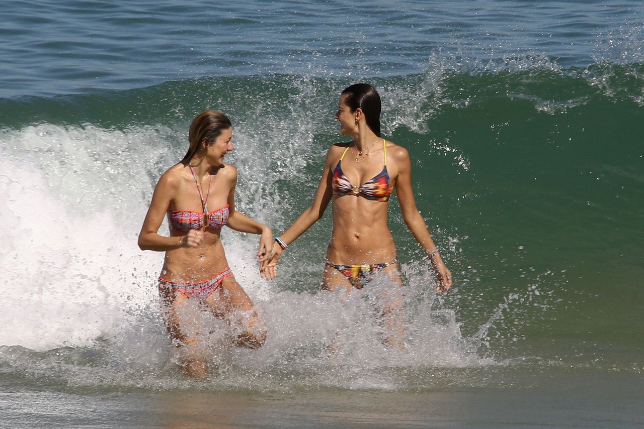 Alessandra Ambrosio Bikini