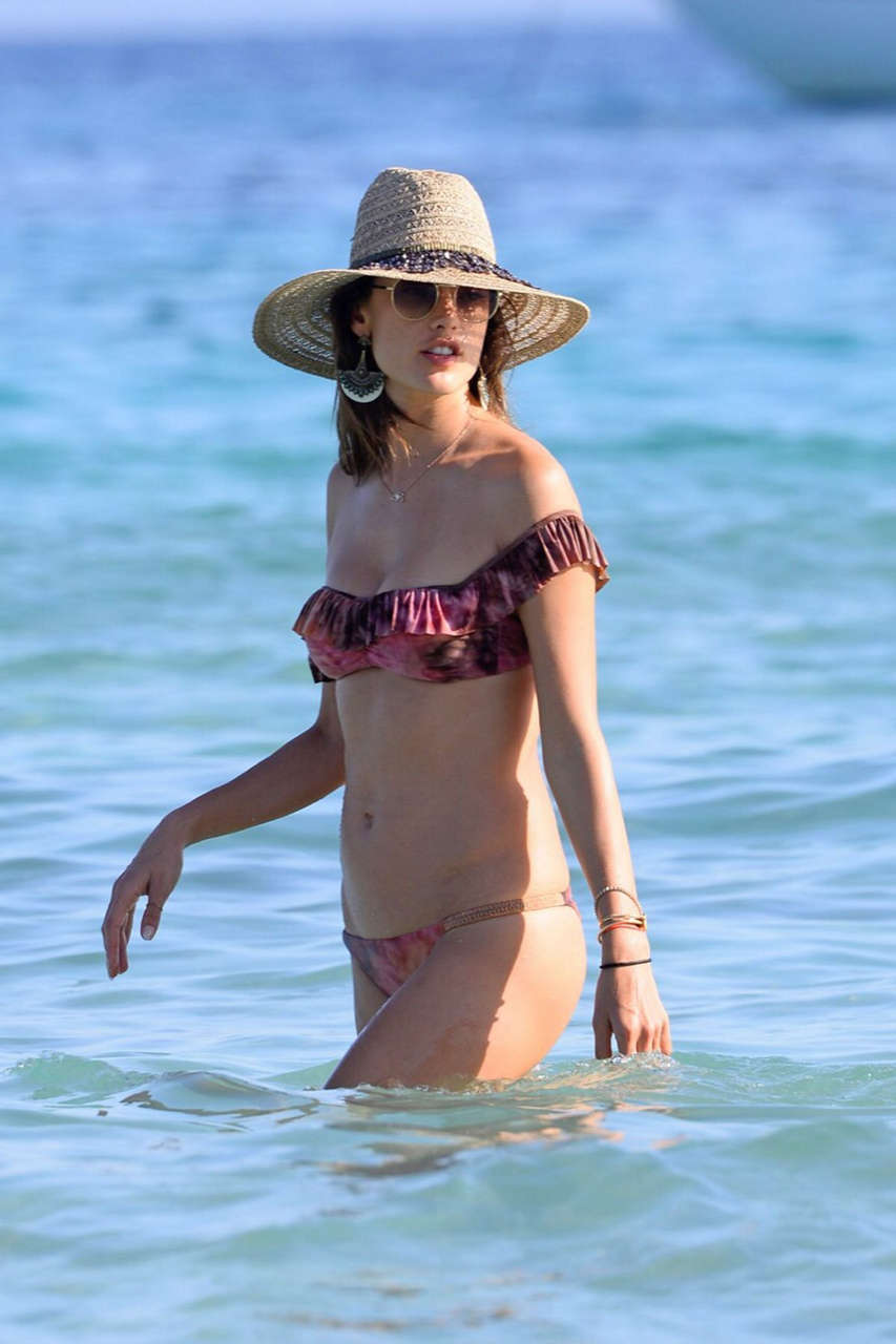 Alessandra Ambrosio Bikini Beach Ibiza 1