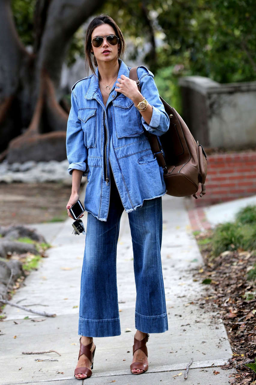 Alessandra Ambrosio Ine Jeans Out Brentwood