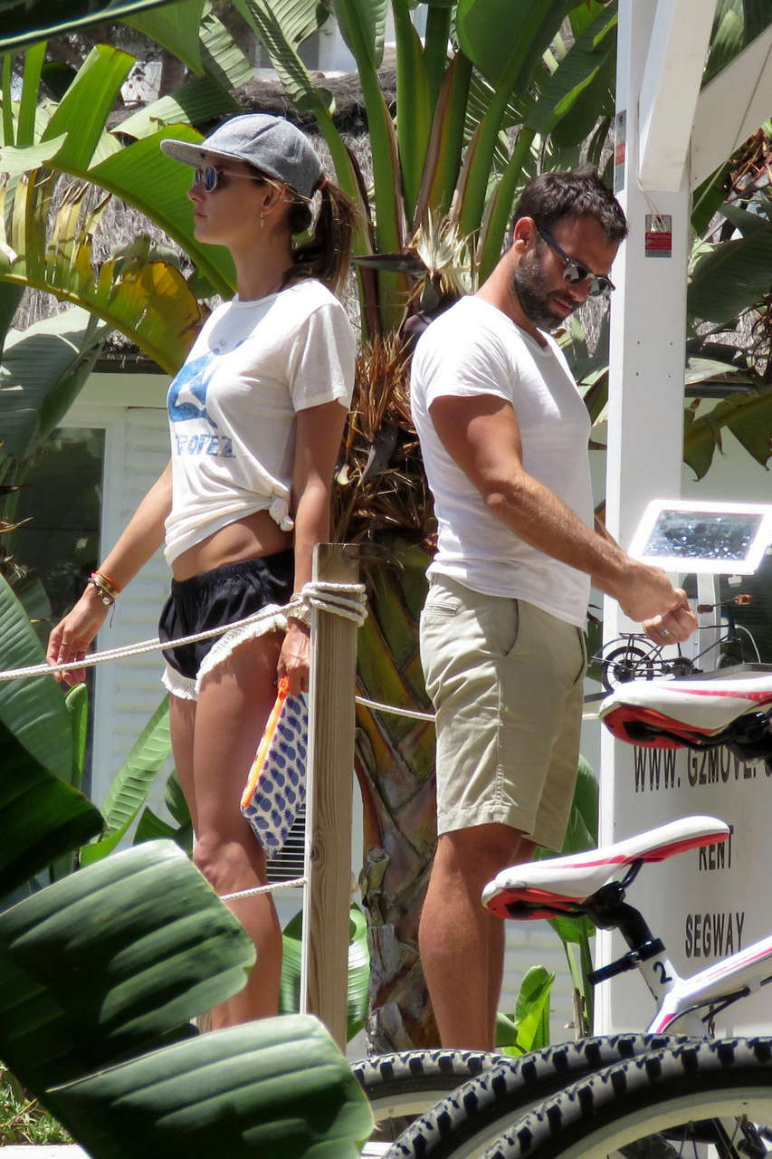 Alessandra Ambrosio Jamie Mazur Bike Ride Marbella