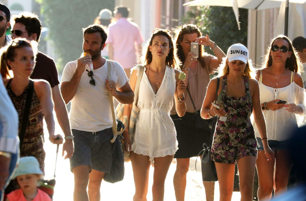 Alessandra Ambrosio Out About St Tropez