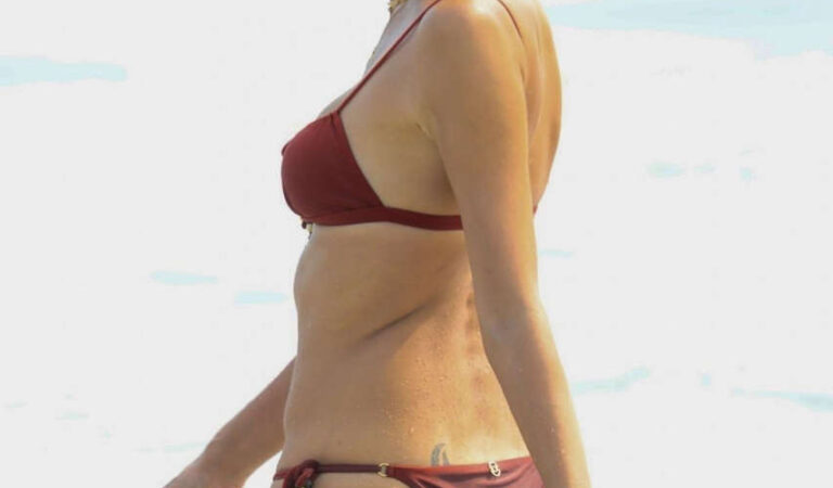Alessandra Ambrosio Red Bikini Labour Day Beach Malibu (28 photos)