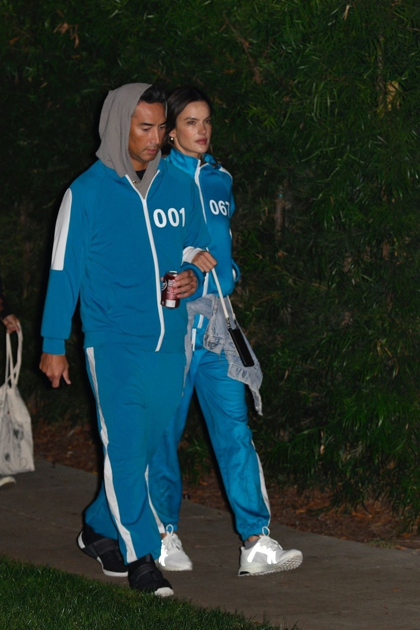 Alessandra Ambrosio Richard Lee Go Trick Or Treating Brentwood