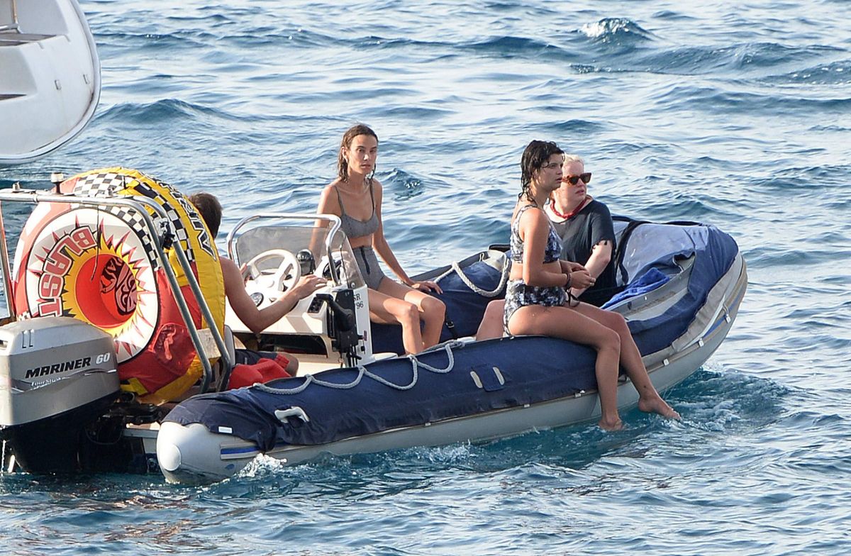 Alexa Chung Pixie Geldof Boat Mallorca