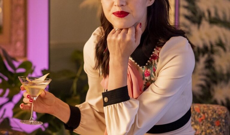 Alexandra Daddario For Grey Goose By Vogue November (4 photos)