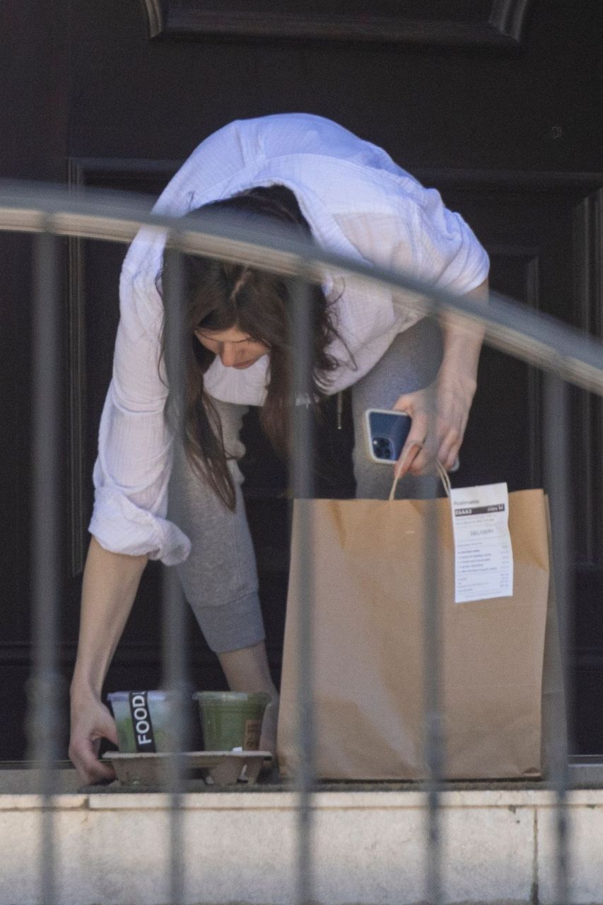 Alexandra Daddario Gets Food And Drinks Delivered To Her Home Los Angeles