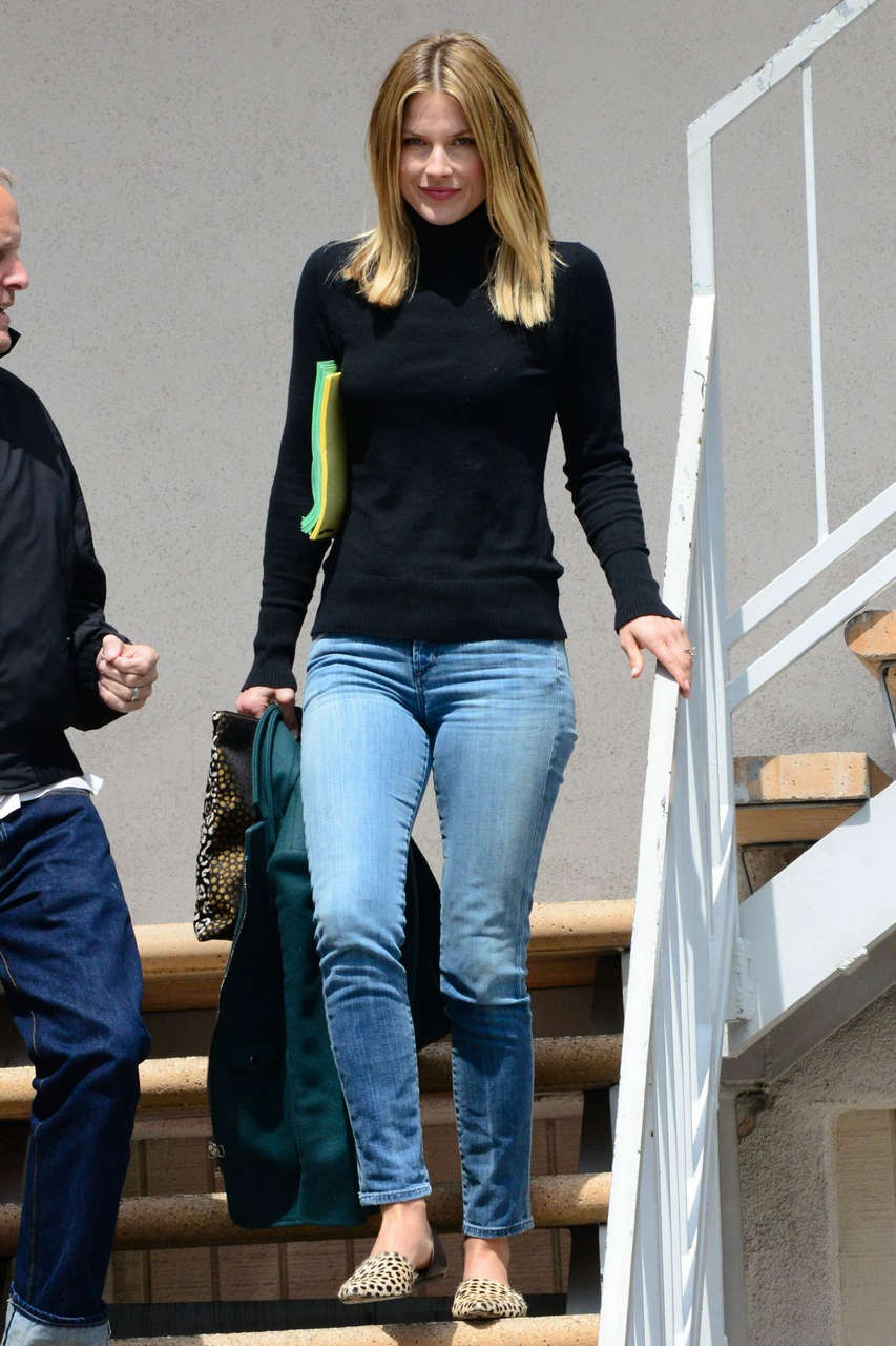 Ali Larter Out About Los Angeles