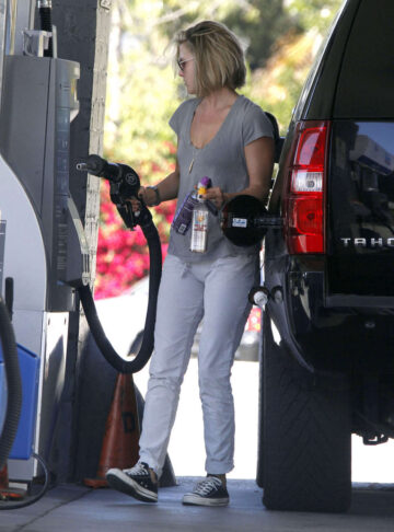 Ali Larter Pumping Gas