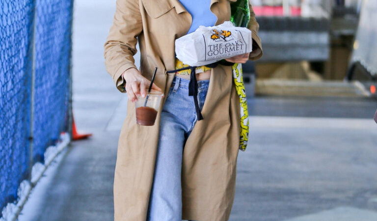 Alia Shawkat At Lax (1 photo)