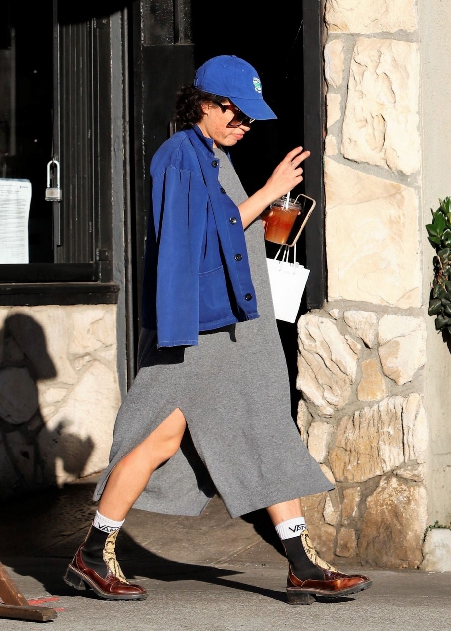 Alia Shawkat Out For Lunch Los Angeles