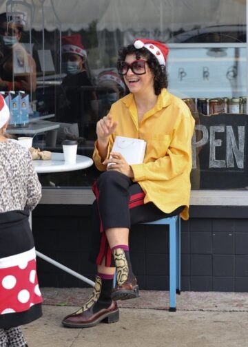 Alia Shawkat Out With Her Boyfriend Lunch Los Angeles
