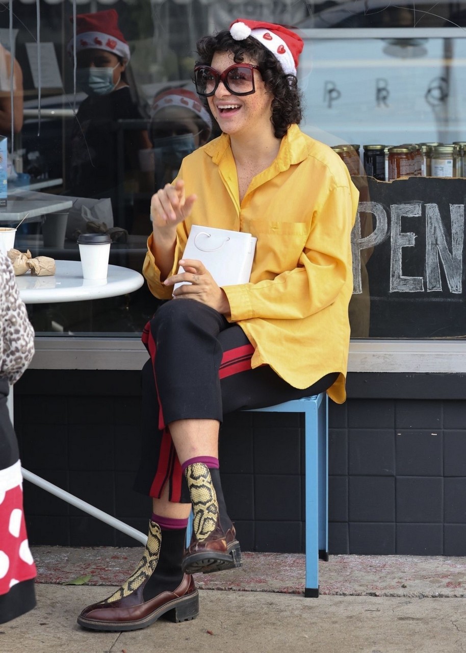 Alia Shawkat Out With Her Boyfriend Lunch Los Angeles