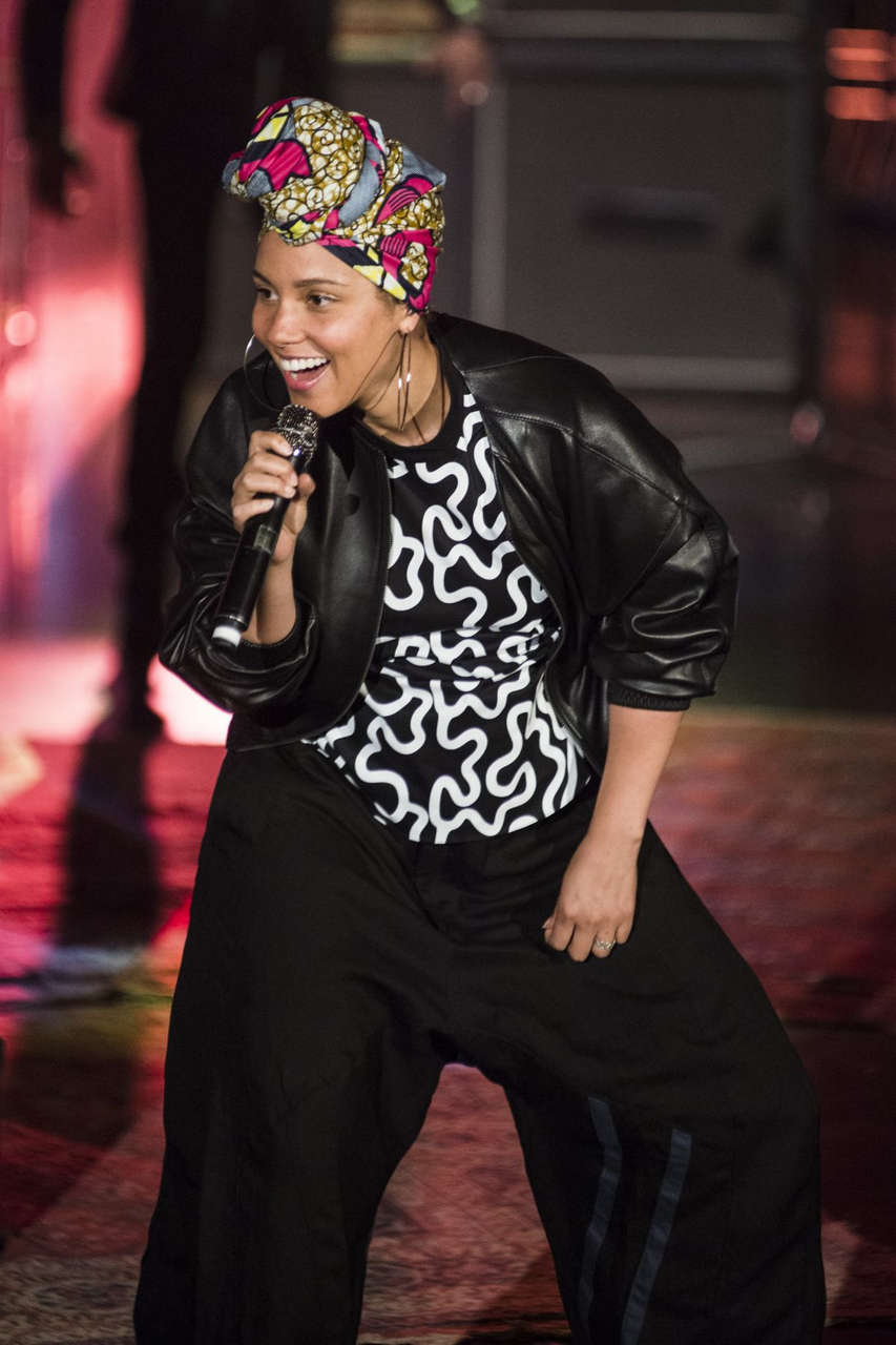 Alicia Keys Performs Che Tempo Che Fa Tv Show Milan