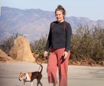 Alicia Silverstone Out Hikinig With Her Dog Hollywood Hills