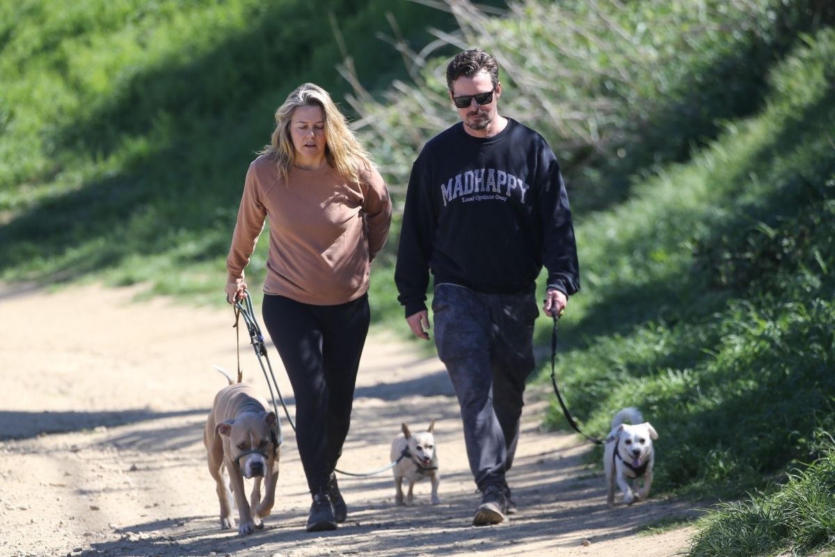 Alicia Silvverstone Out Hiking Studio City With Male Friend