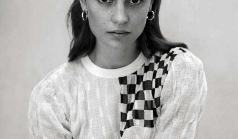 Alicia Vikander For Us Marie Claire April 2018 By (1 photo)