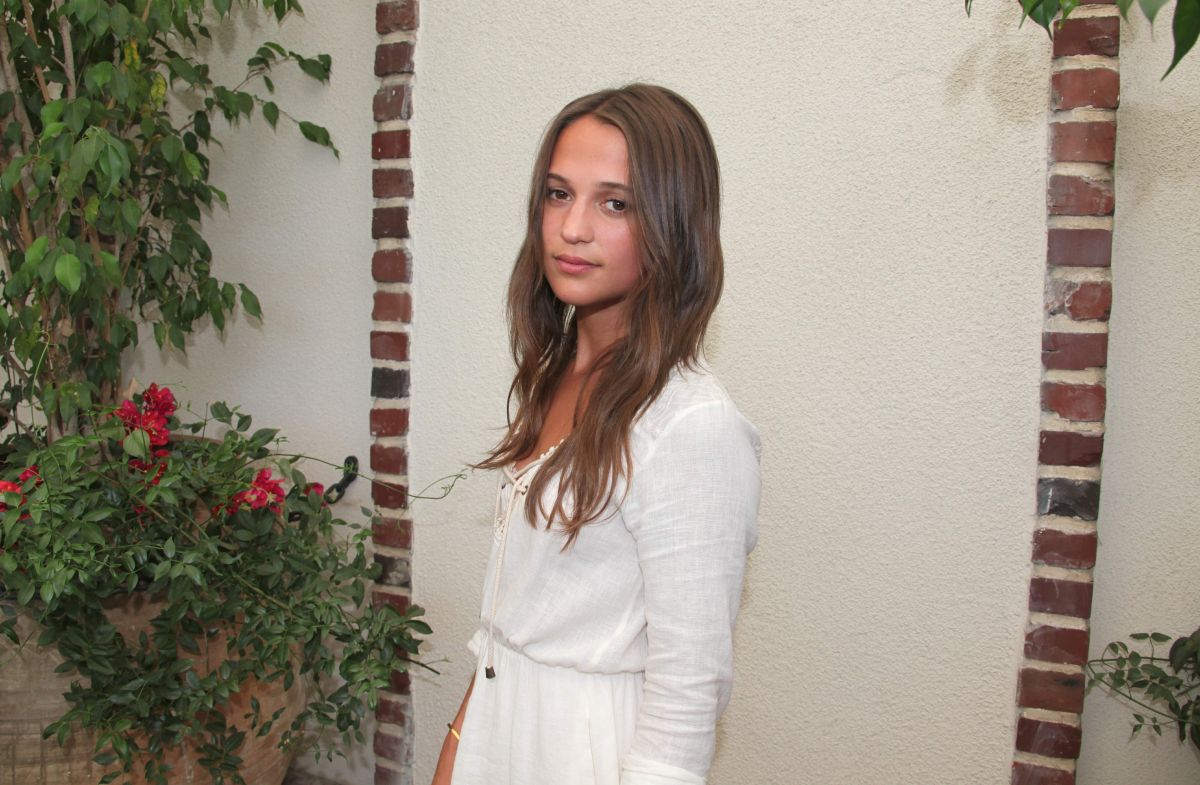 Alicia Vikander Light Between Oceans Press Conference West Hollywood