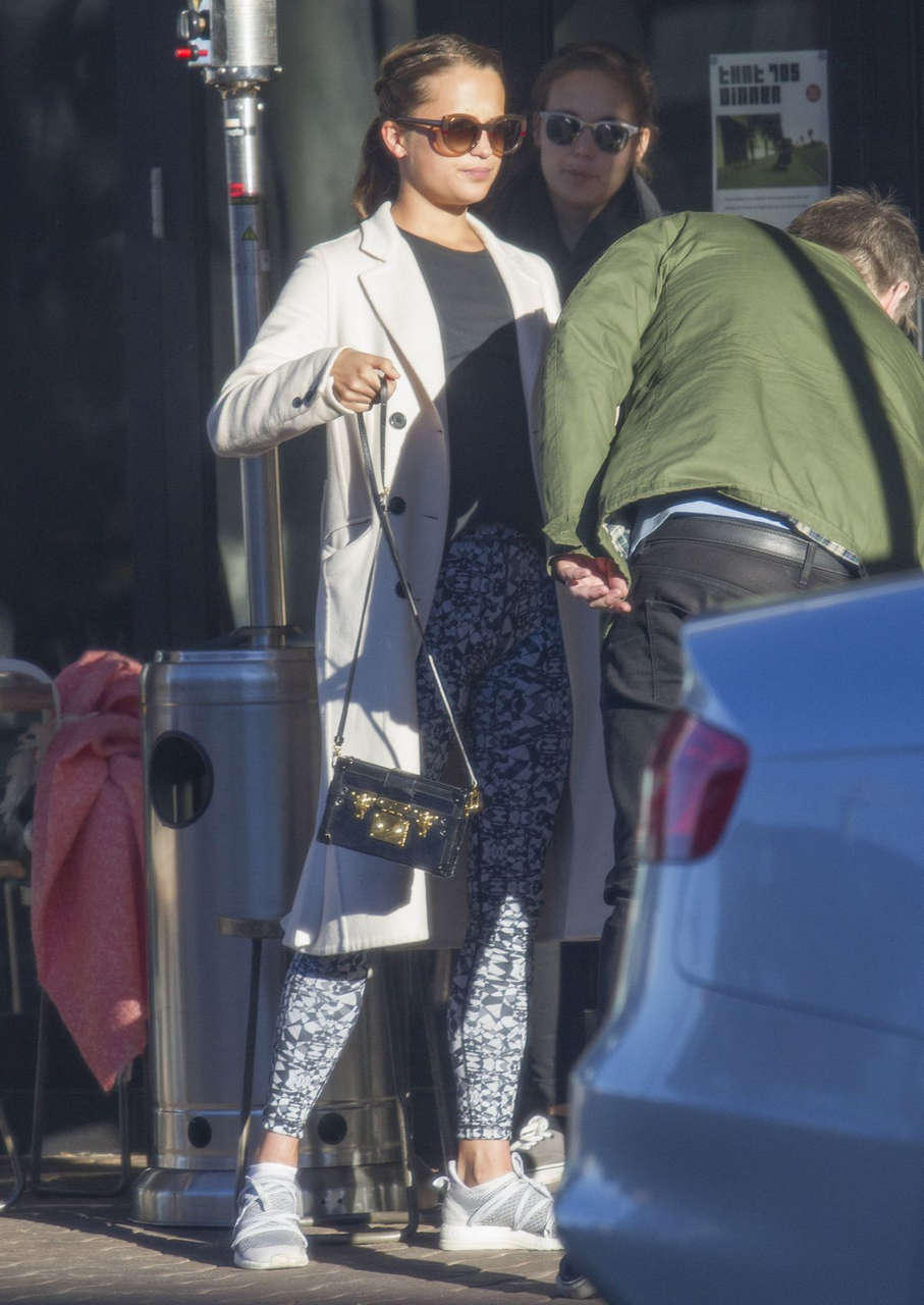 Alicia Vikander Out For Lunch Three Blue Ducks Cafe Sydney