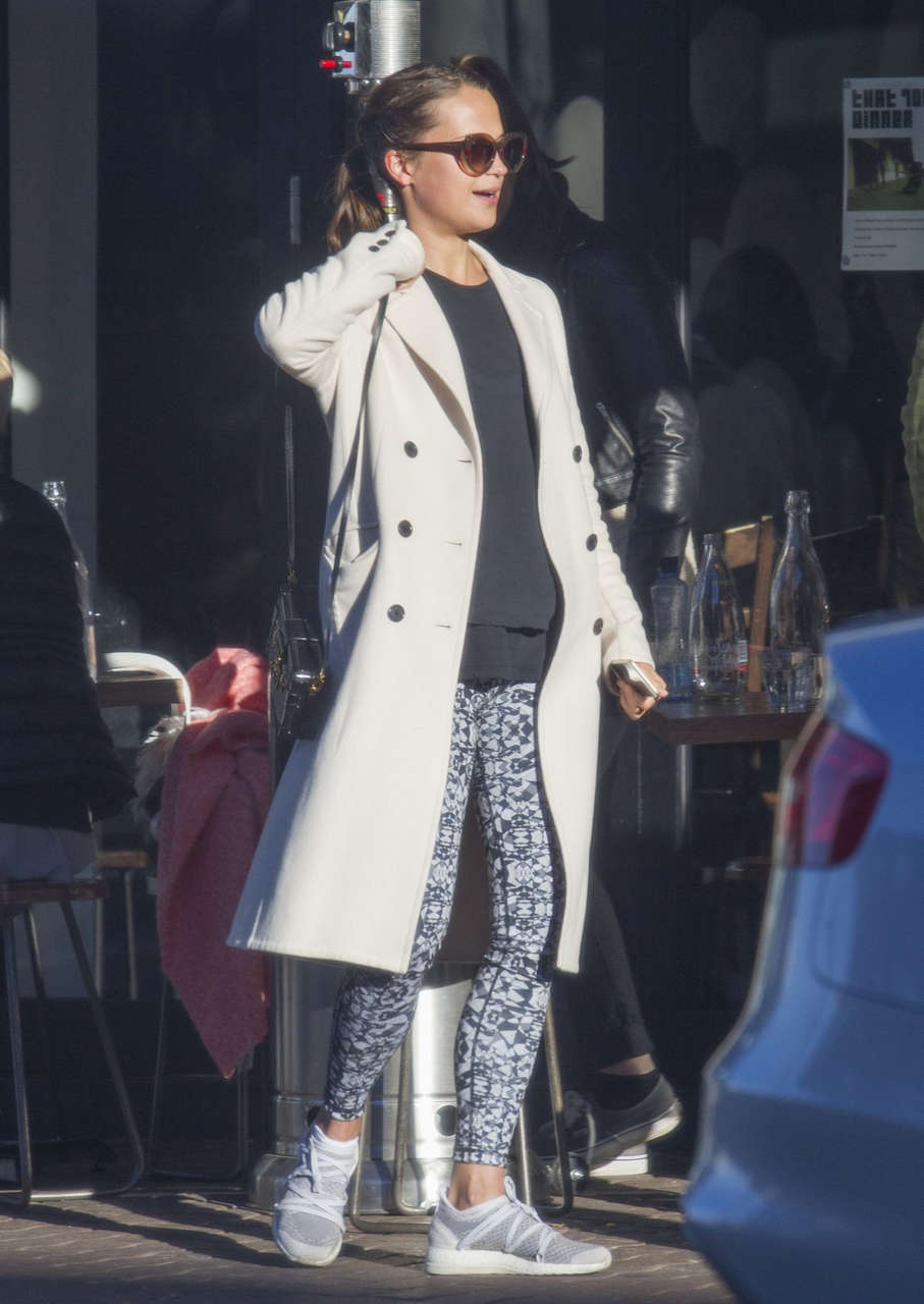 Alicia Vikander Out For Lunch Three Blue Ducks Cafe Sydney