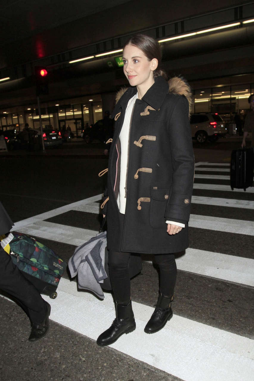 Alison Brie Lax Airport Los Angeles