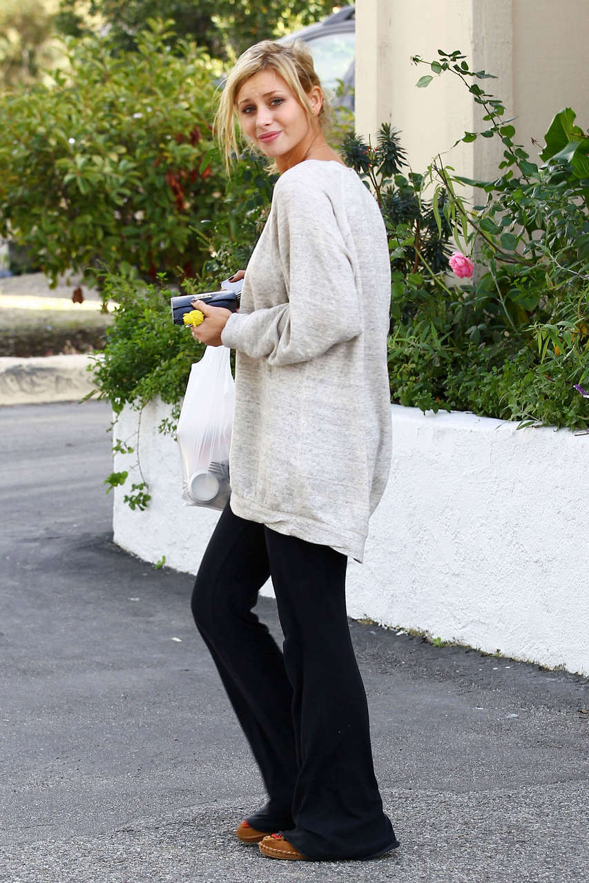 Aly Michalka Heading To Lunch Blue Table Calabasas