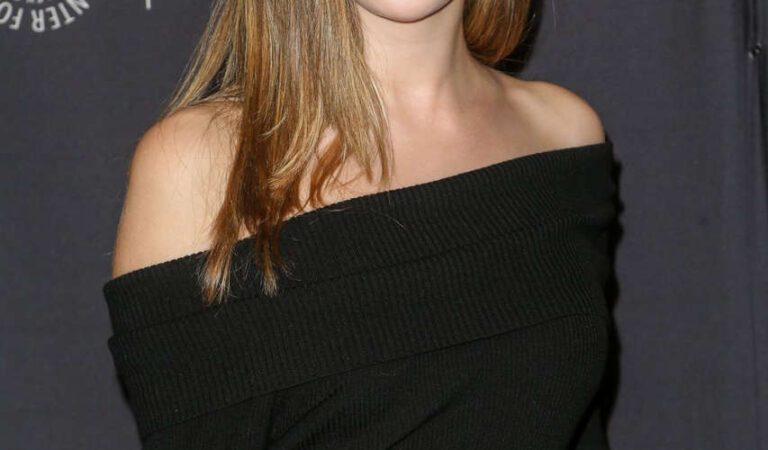 Alycia Debnam Carey 33rd Annual Paleyfest Fear Walking Dead Hollywood (16 photos)