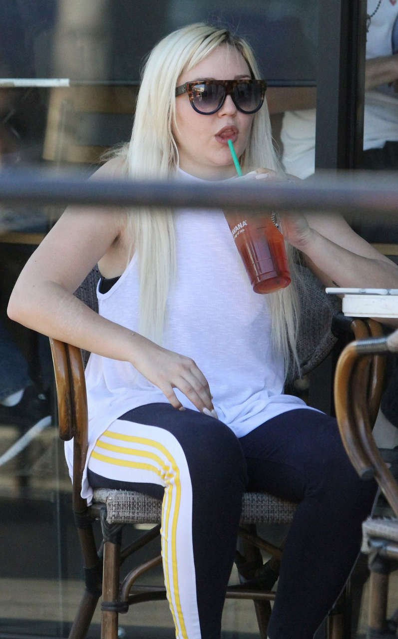 Amanda Bynes Starbucks Los Angeles