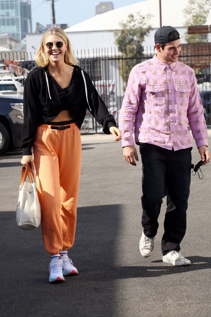 Amanda Kloots Arrives Dance Studio Los Angeles