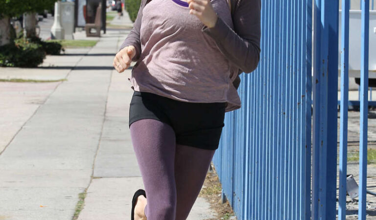 Amanda Seyfried Jogging Los Angeles (17 photos)