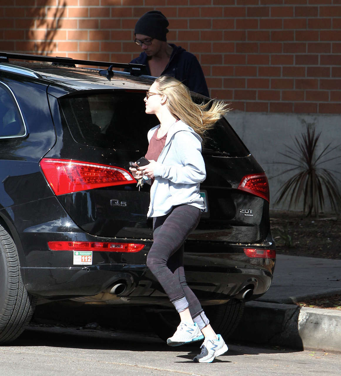 Amanda Seyfried Tight Pants Leaves Police Station Los Angeles