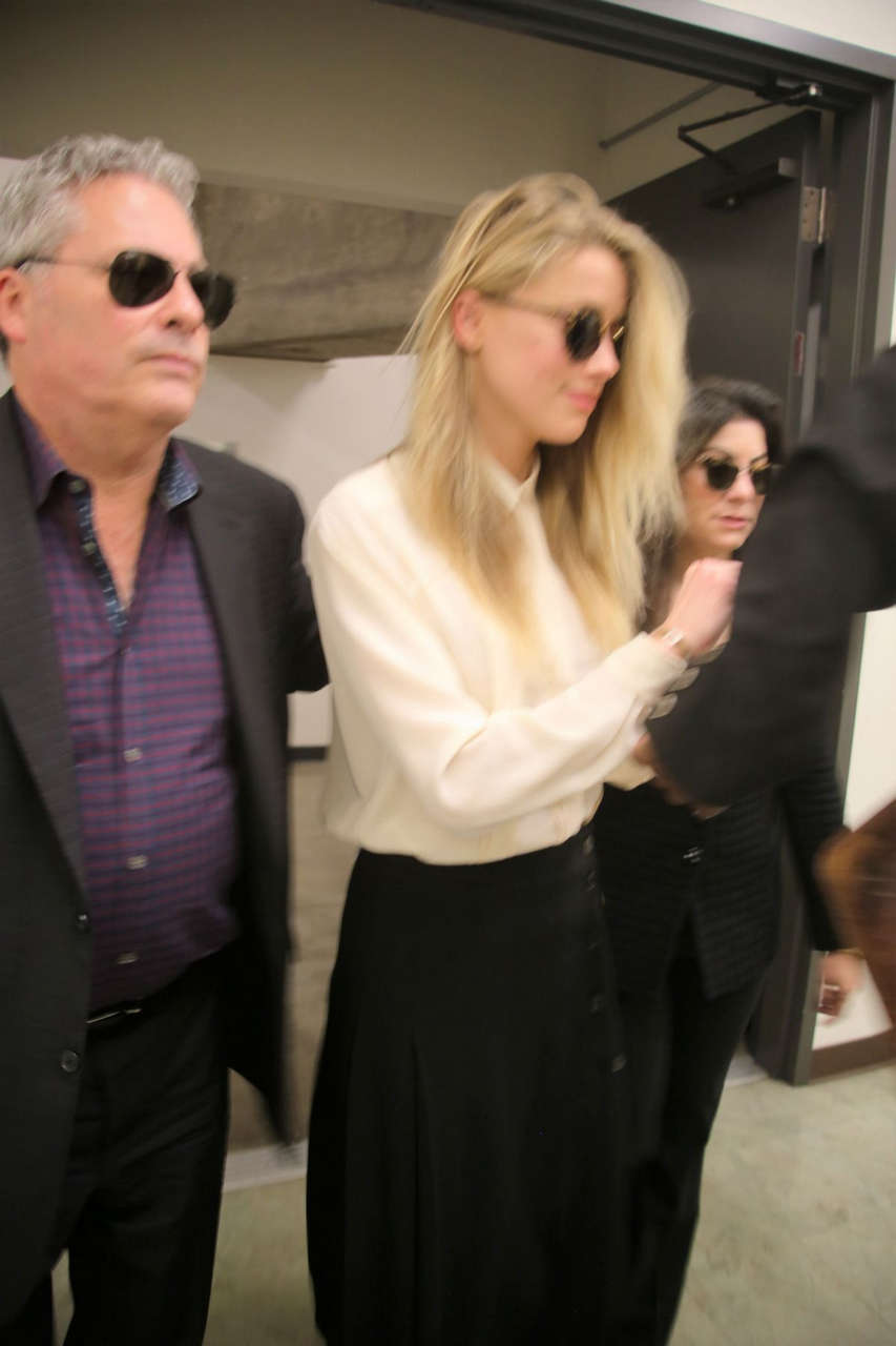 Amber Heard Arrives Court Century City For Divorce Proceedings To Johnny Depp