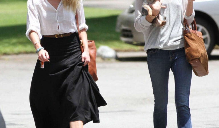 Amber Heard Her Sister Leaving Western Costume Co Burbank (18 photos)