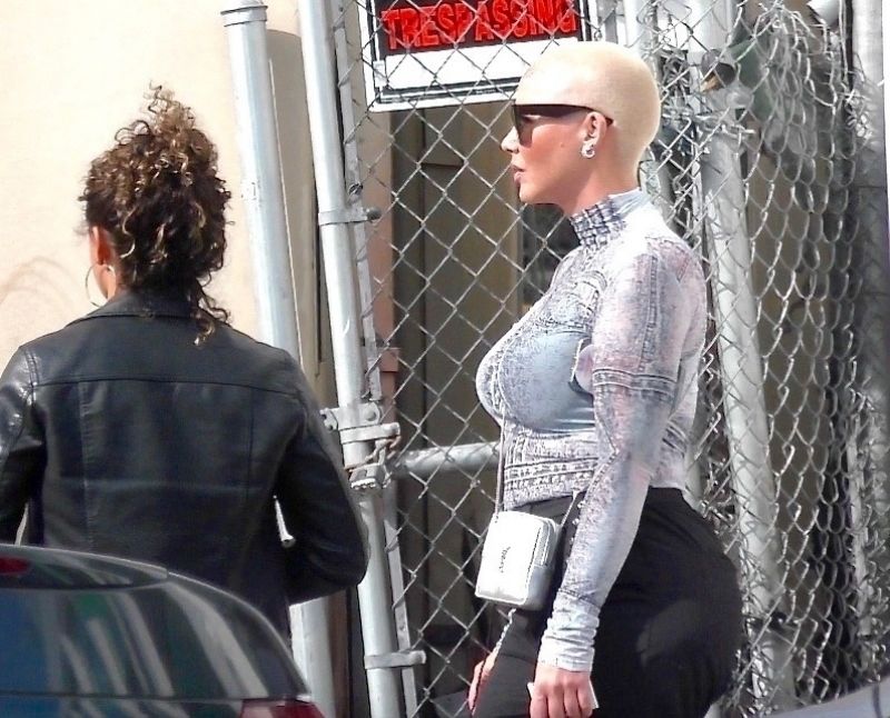 Amber Rose Out Smokes Outside Of Catch With Ffriends West Hollywood