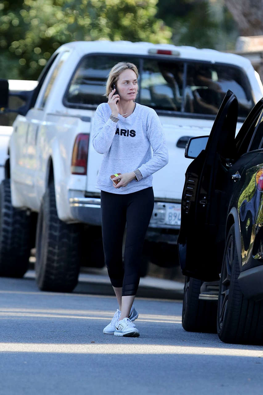 Amber Valletta Out Abou Brentwood